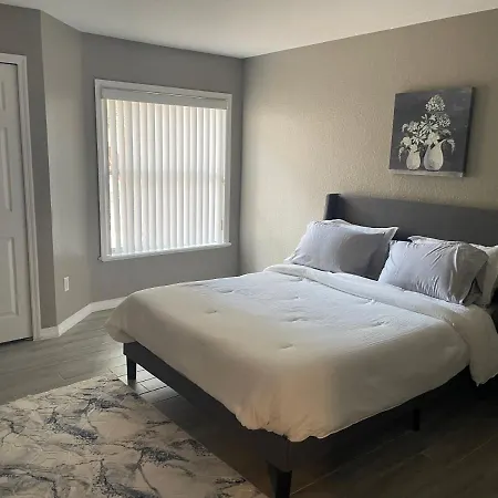 Sandlake Private Residences Condo-3