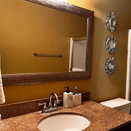 Modern Room With Shared Bathroom-2